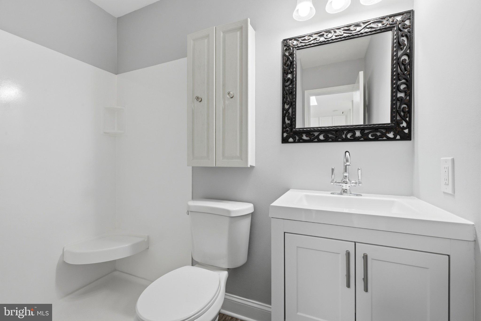 WOODLAND BEACH - Residential