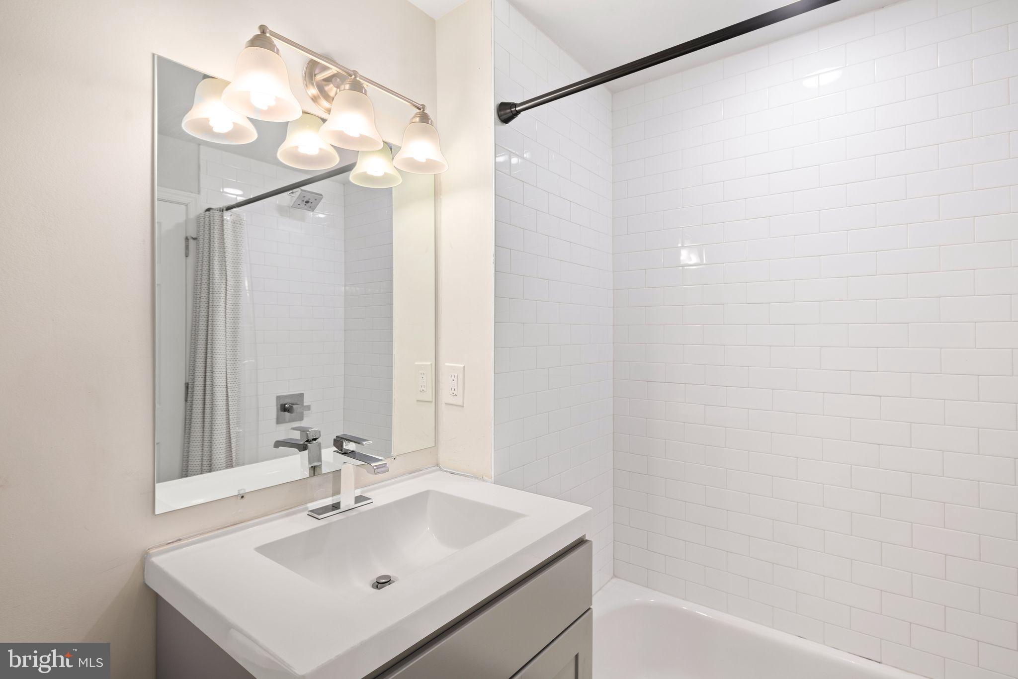 FAIRMOUNT - Residential Lease