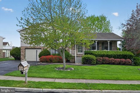Photo of 6415 Taunton Road, HARRISBURG, PA 17111 (MLS # PADA2059544)