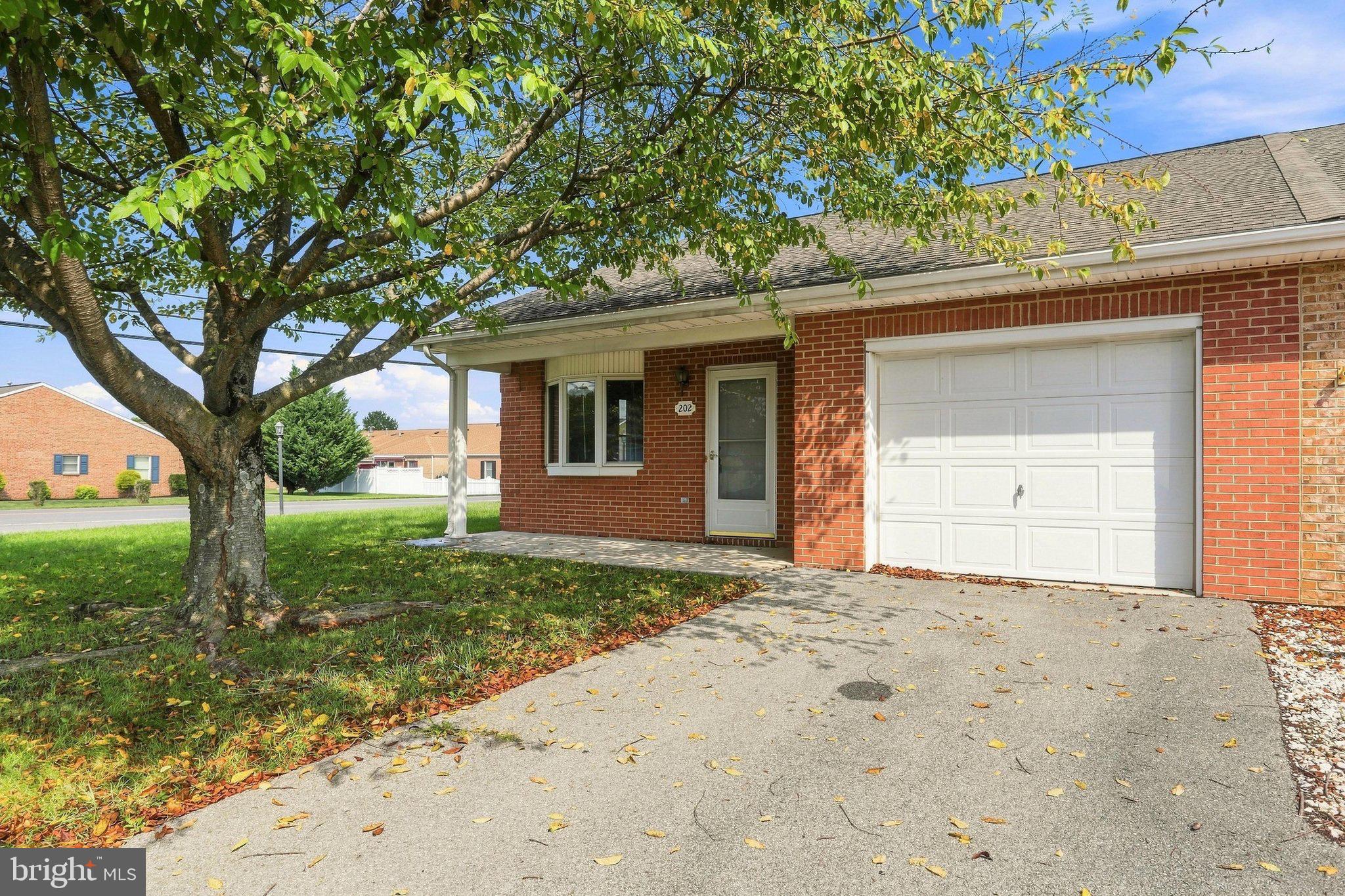 202 WINDING OAK DRIVE
