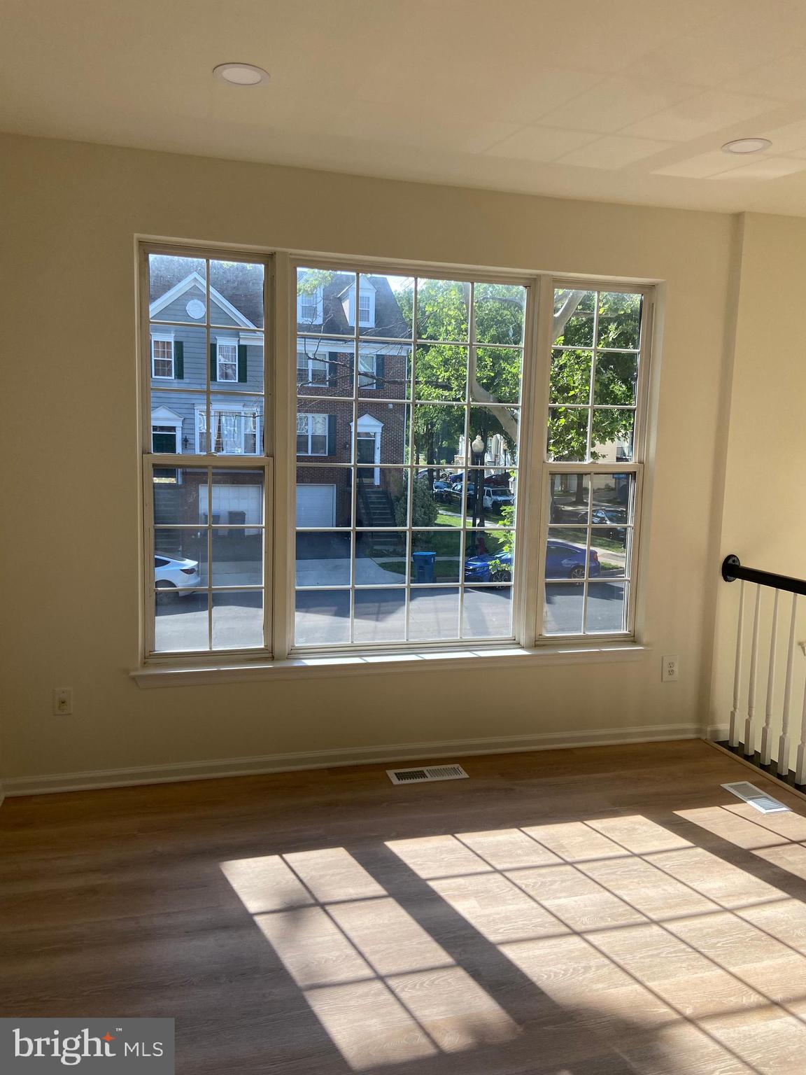 SOUTH RIDING - Residential