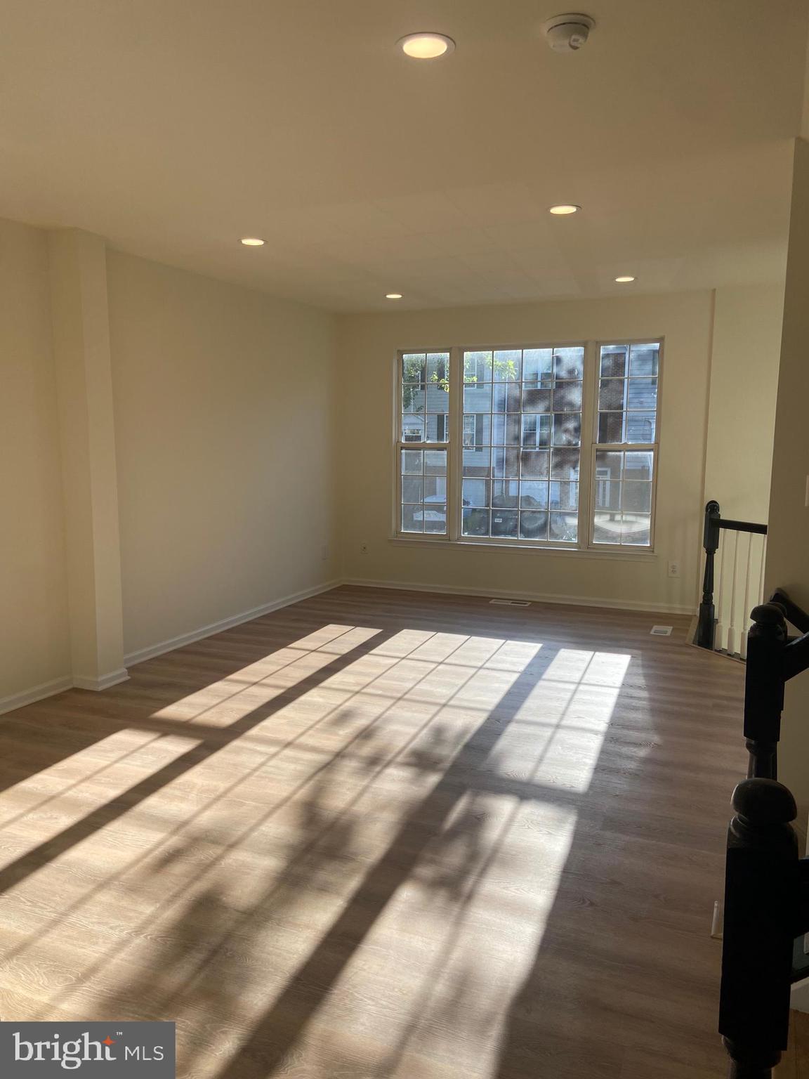 SOUTH RIDING - Residential