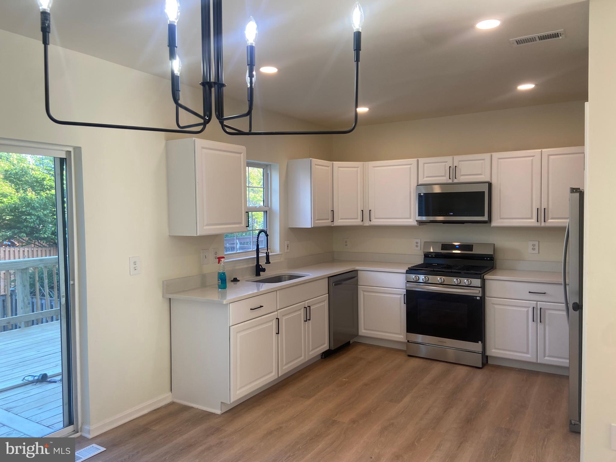 SOUTH RIDING - Residential