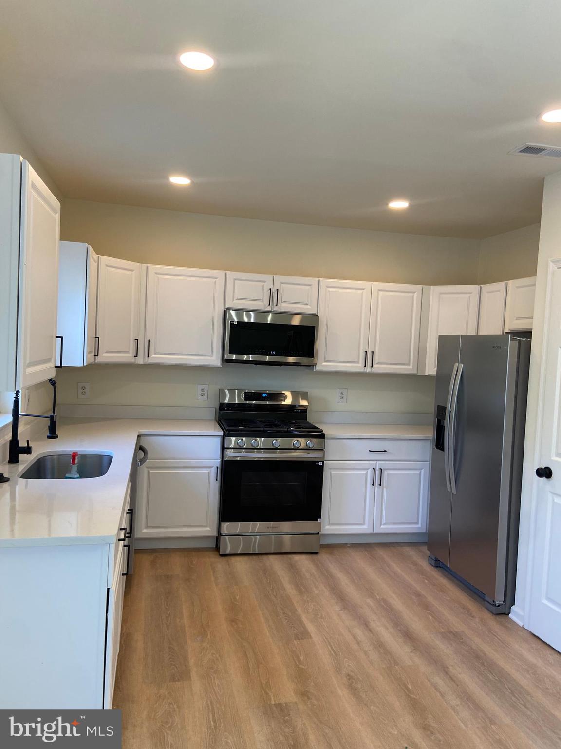 SOUTH RIDING - Residential