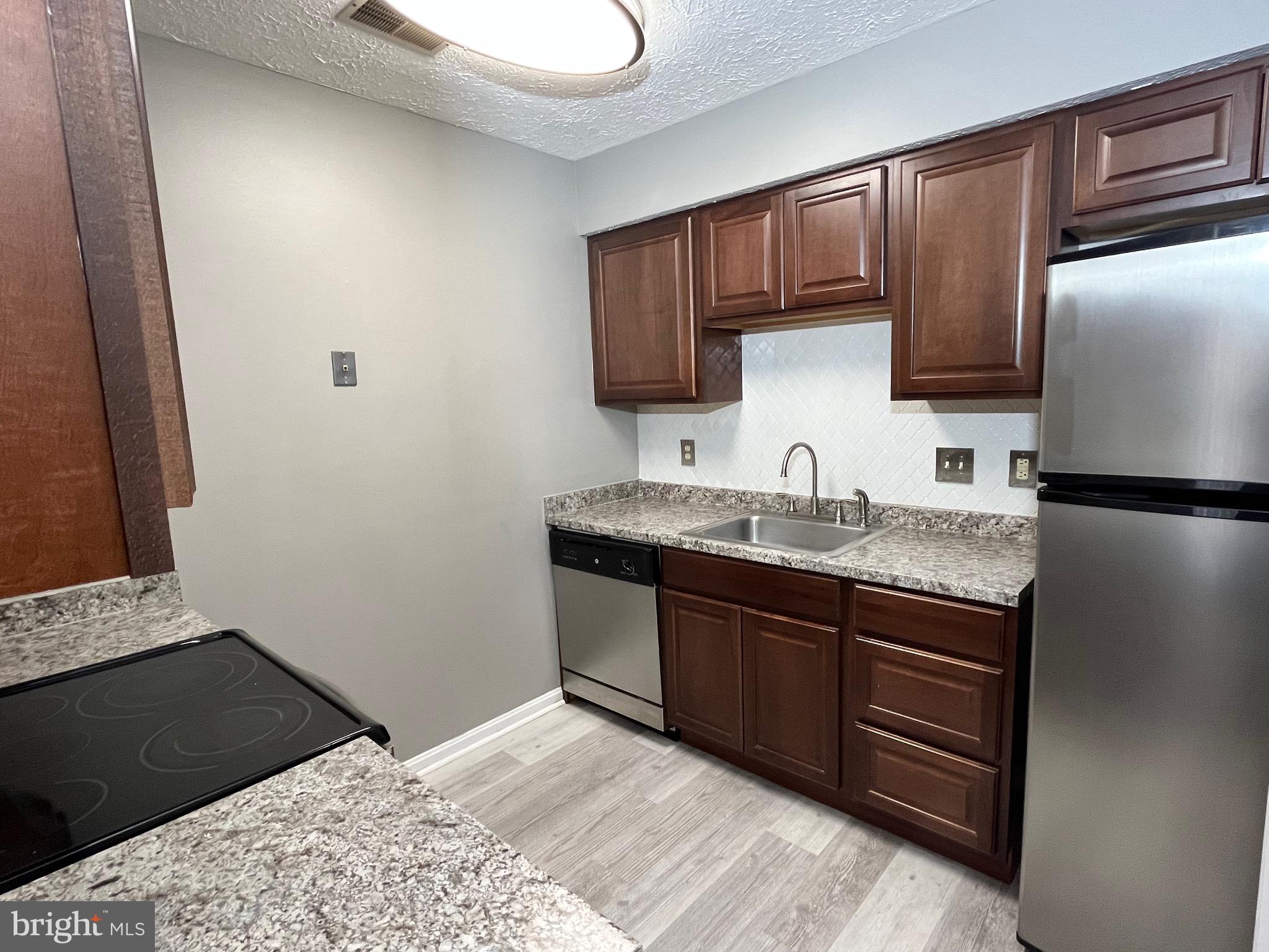 KETTERING BY THE PARK II - Residential Lease