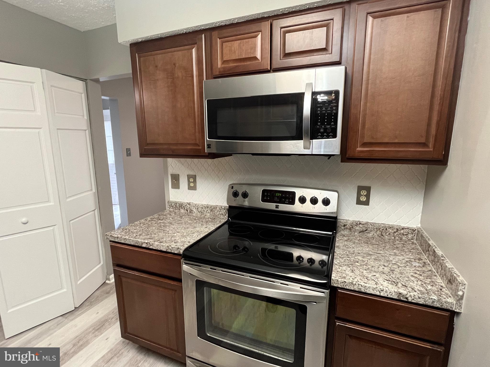 KETTERING BY THE PARK II - Residential Lease