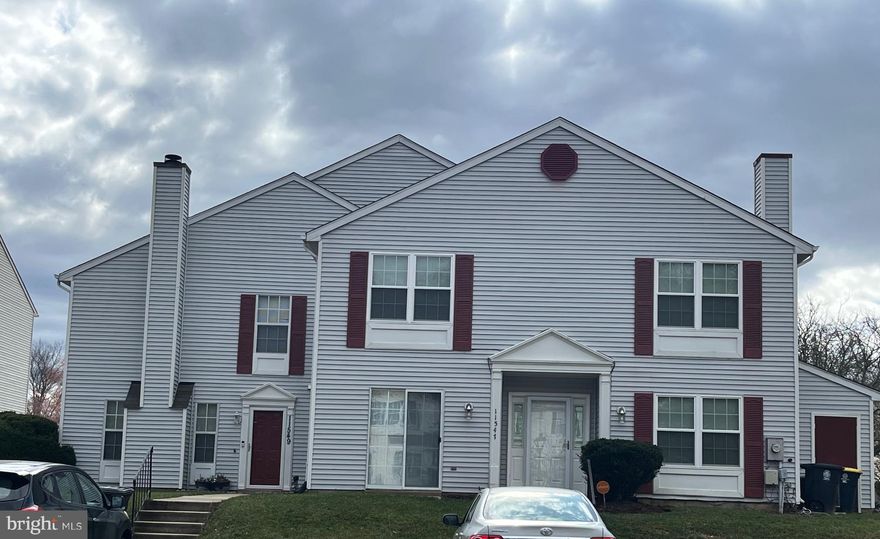 SPACIOUS  and SUPER CLEAN, end unit 2-level condo/townhome with 3 Bedrooms and 2 FULL Baths. The Kitchen has stainless steel appliances and granite counter tops. In-unit Washer and Dryer. Neutral/Modern decor throughout. This home is VERY CONVENIENT, as it is right off of the Beltway; just a quick 2 turns from  Central Ave (Rt 214) OR  Landover Road (Rt 202). The landlord is looking for a tenant that will lovingly take care of this well maintained home. Application is easy, starting with RentSpree.