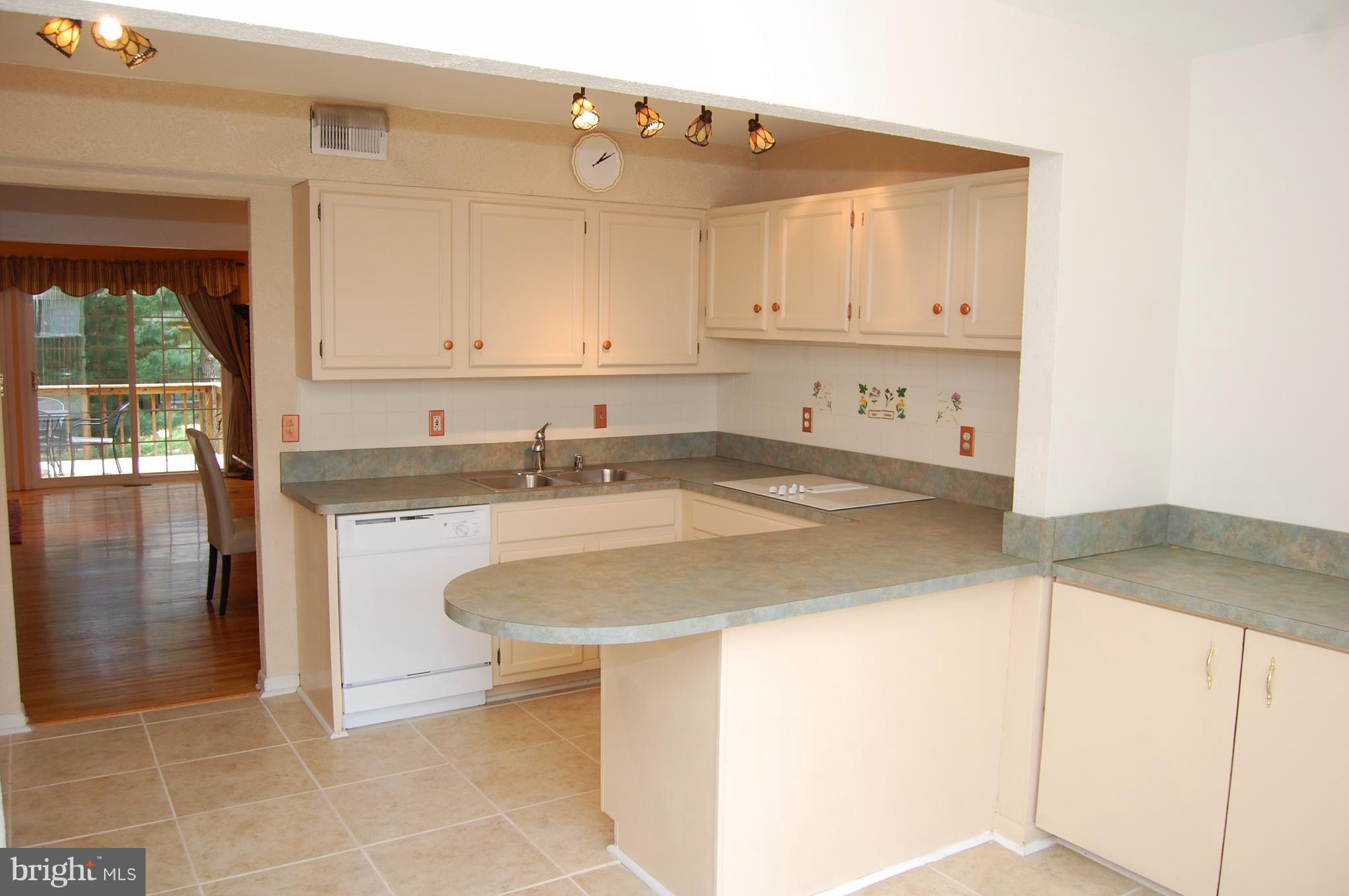 TWIN RIDGE APARTMENTS - Residential