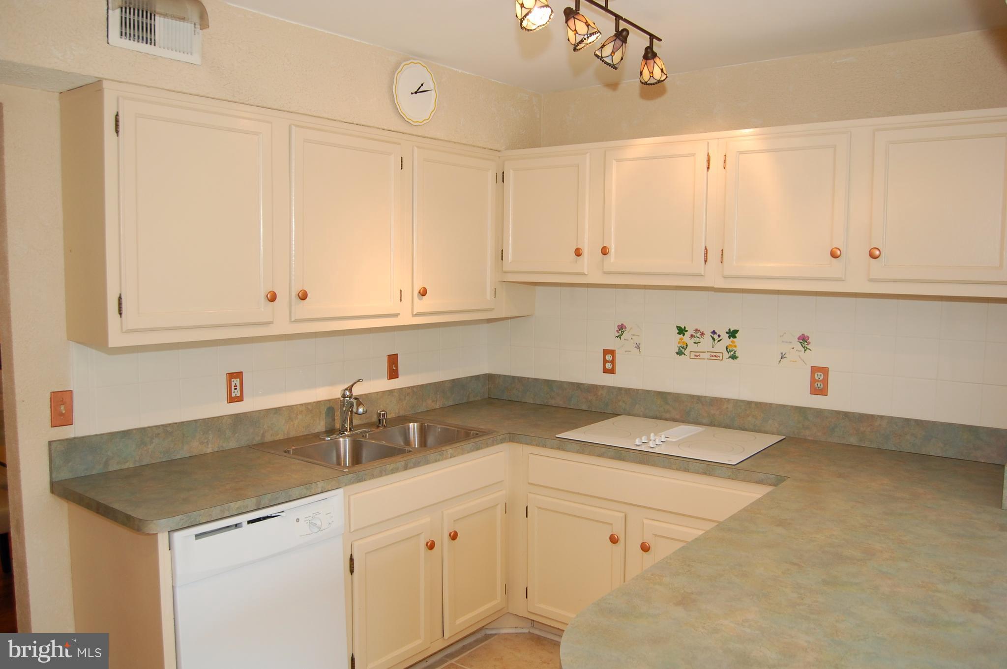 TWIN RIDGE APARTMENTS - Residential