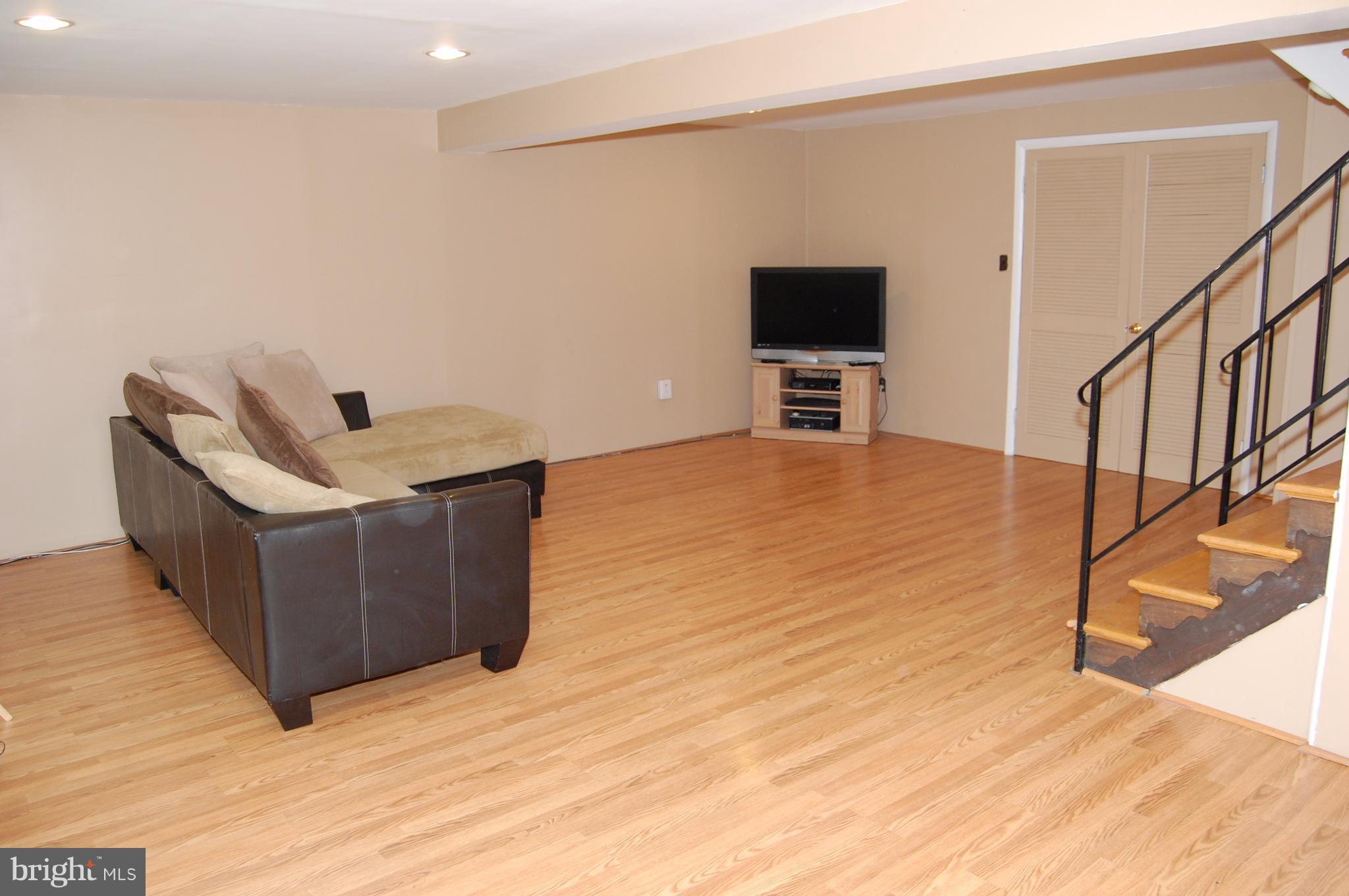 TWIN RIDGE APARTMENTS - Residential