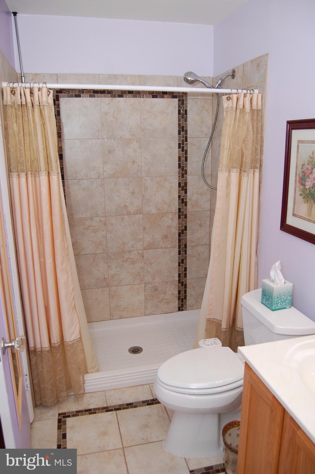 TWIN RIDGE APARTMENTS - Residential