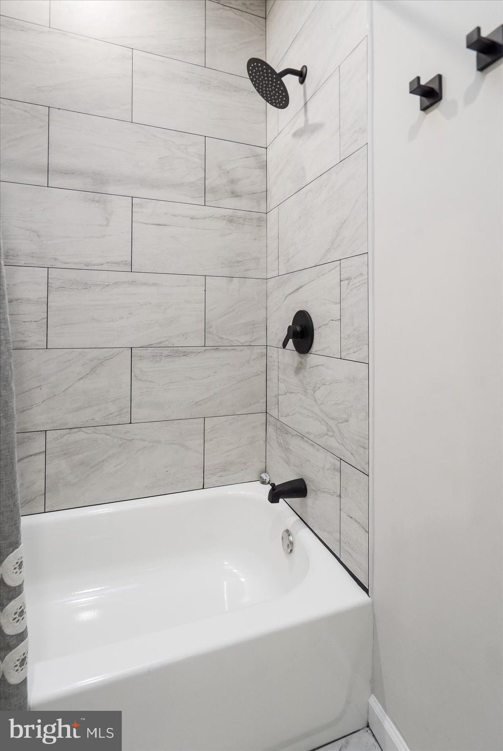 WAVERLY - Residential Lease