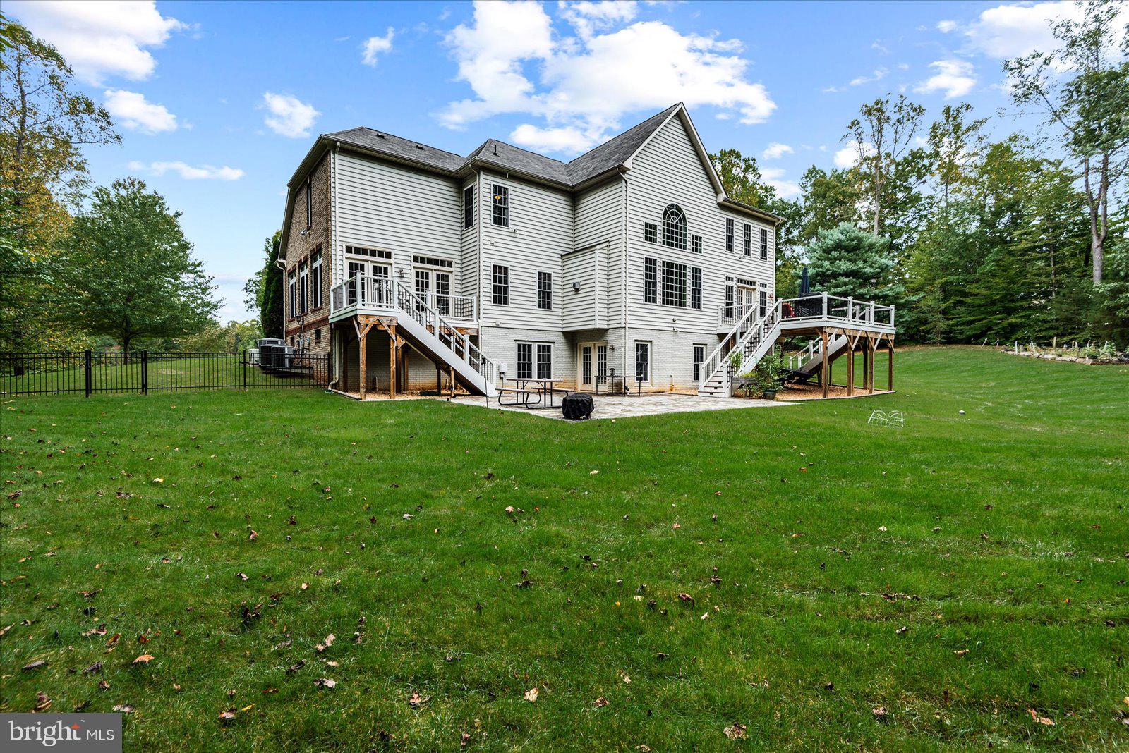 LIBERTY OAKS - Residential