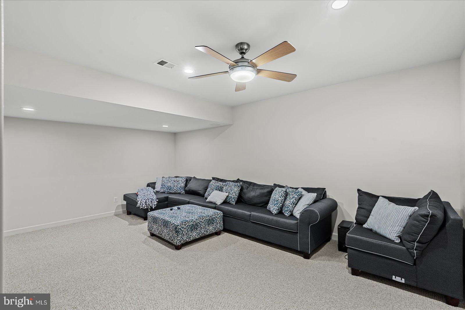 LIBERTY OAKS - Residential