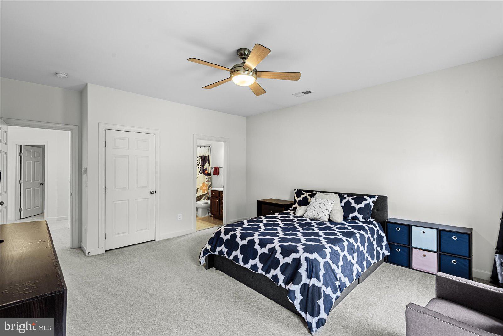 LIBERTY OAKS - Residential