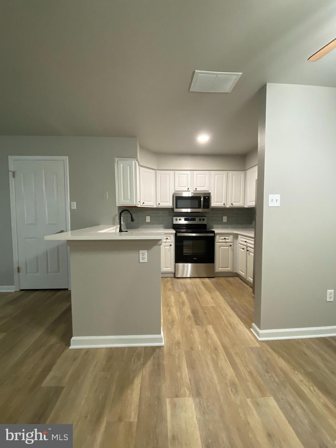 MONTGOMERY BROOKE - Residential Lease