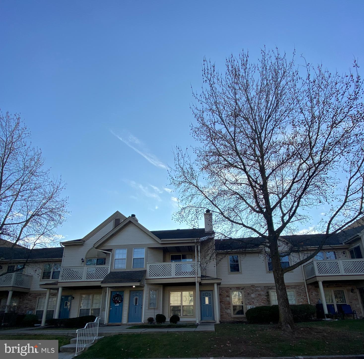 MONTGOMERY BROOKE - Residential Lease