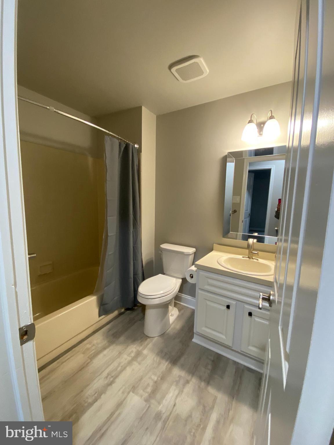 MONTGOMERY BROOKE - Residential Lease
