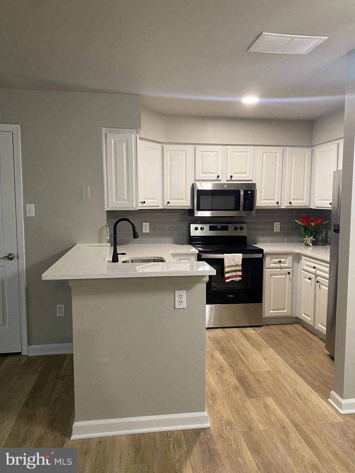 MONTGOMERY BROOKE - Residential Lease