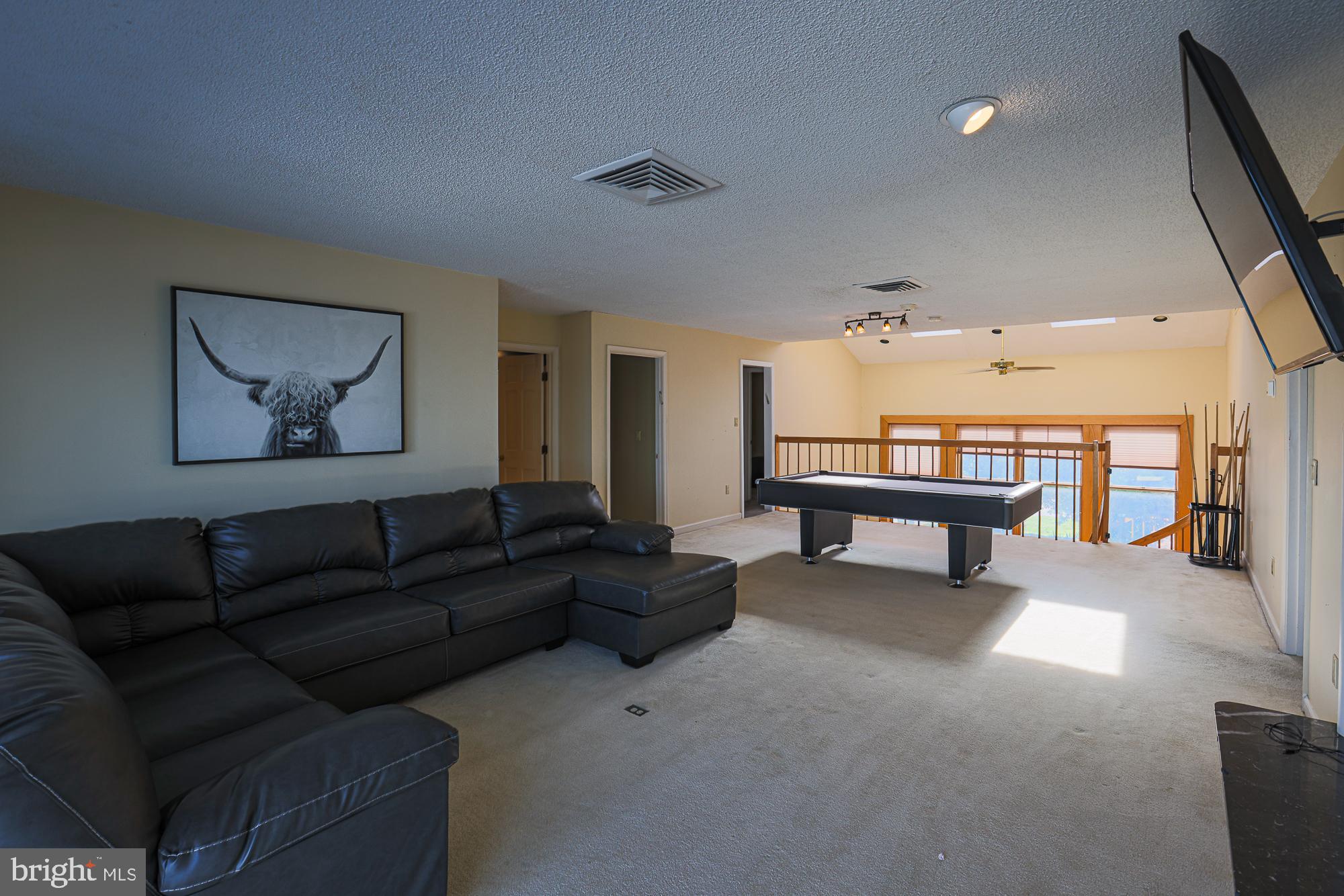 QUEEN ANNE COLONY - Residential