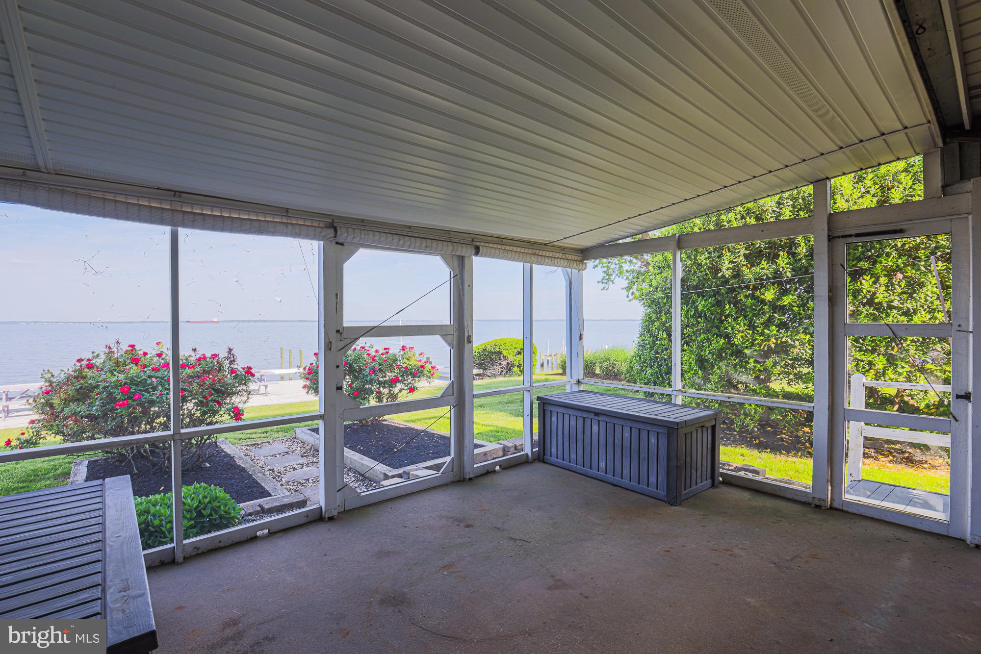 QUEEN ANNE COLONY - Residential