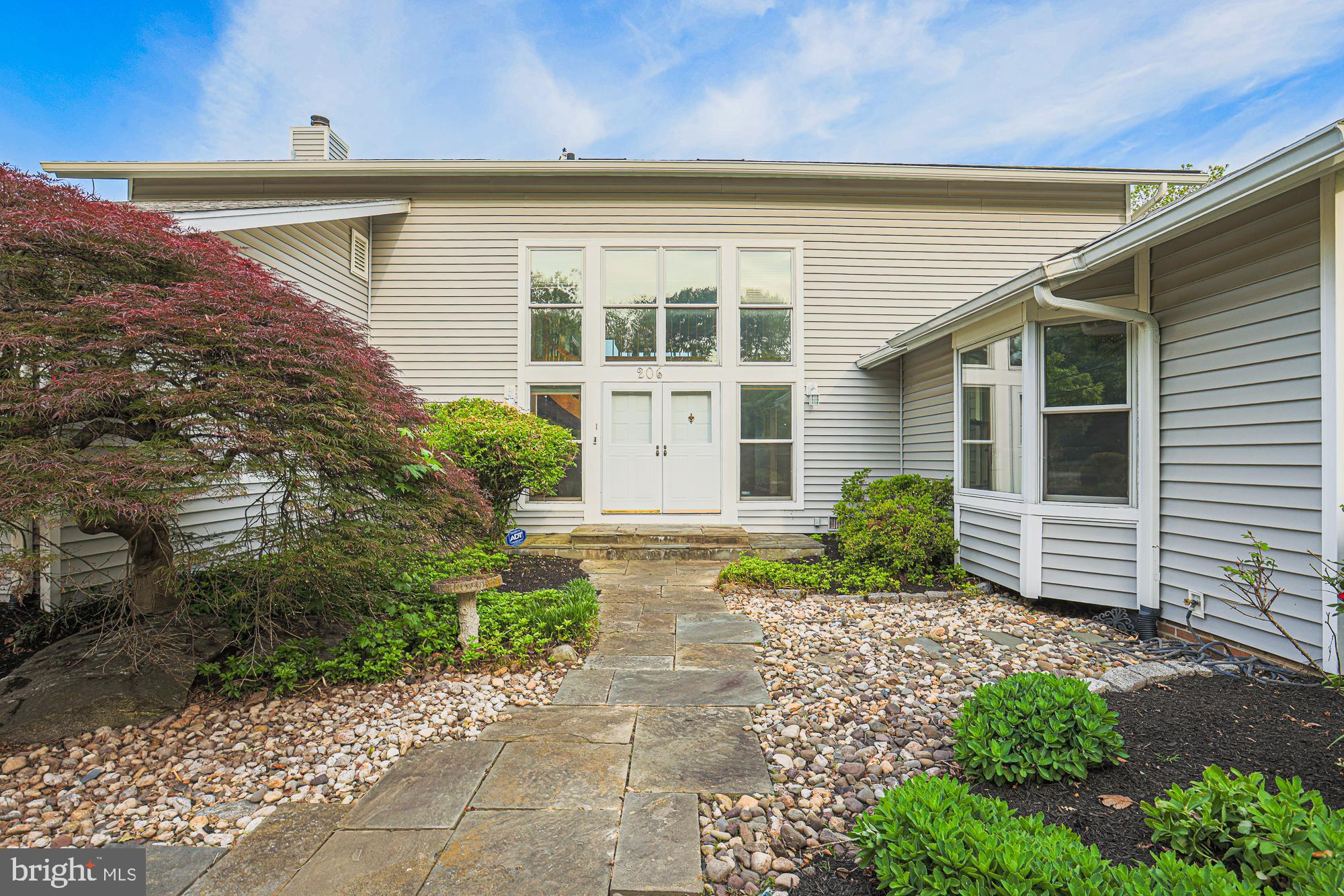 QUEEN ANNE COLONY - Residential