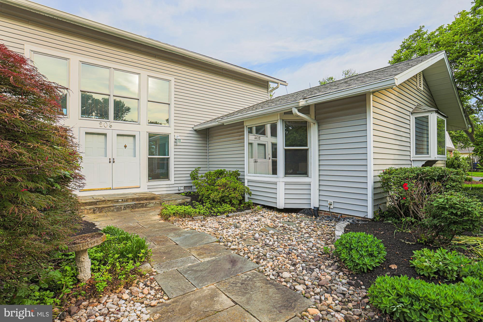 QUEEN ANNE COLONY - Residential