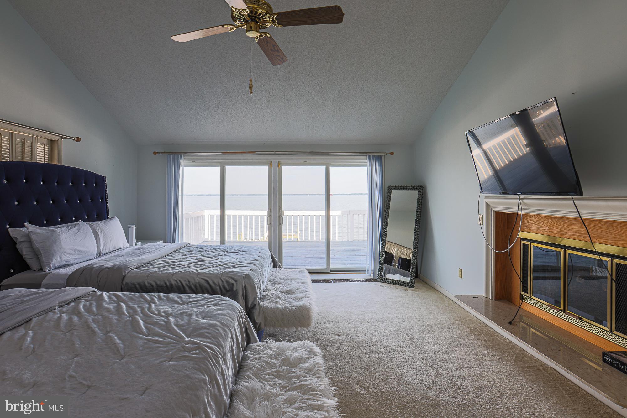 QUEEN ANNE COLONY - Residential