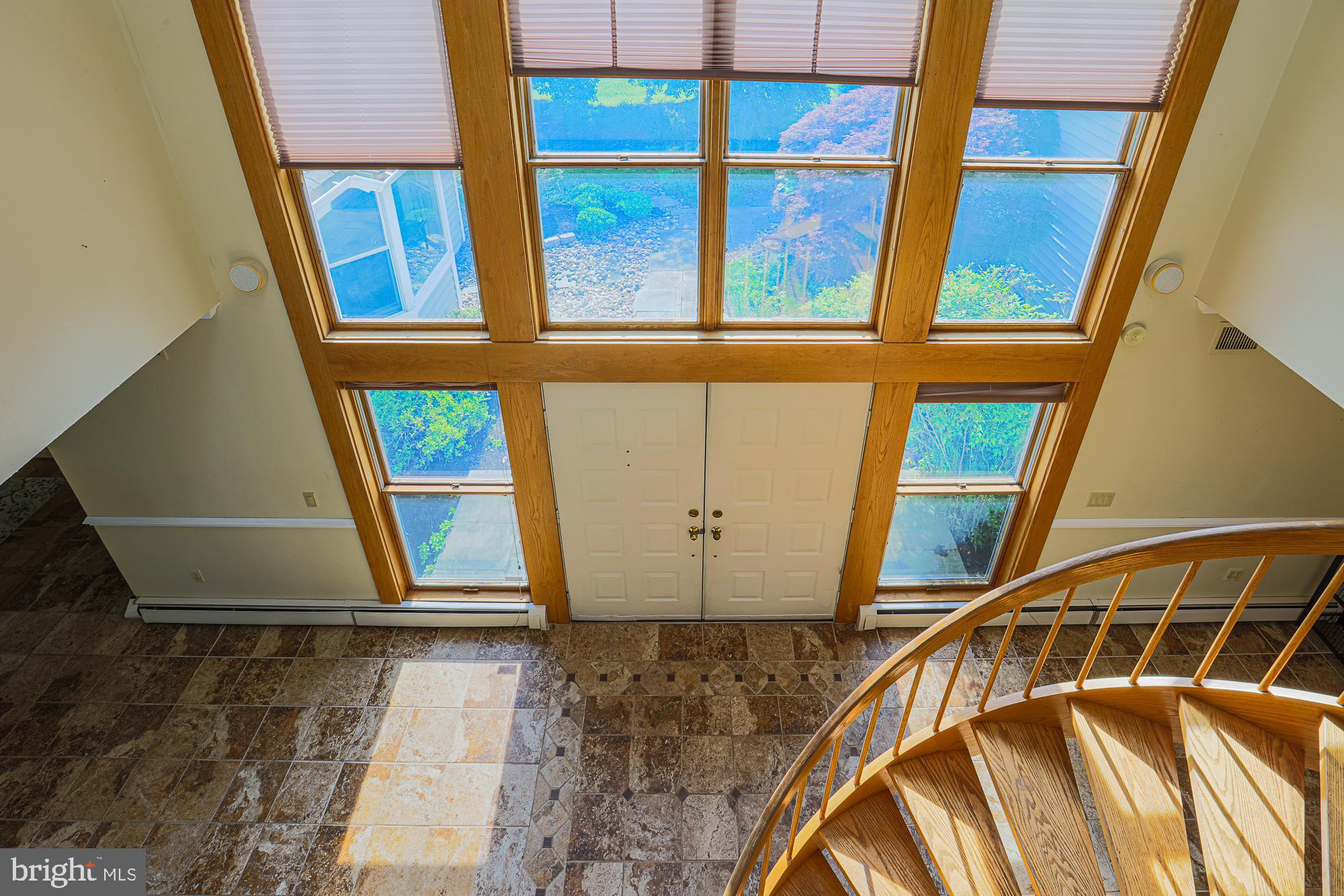 QUEEN ANNE COLONY - Residential