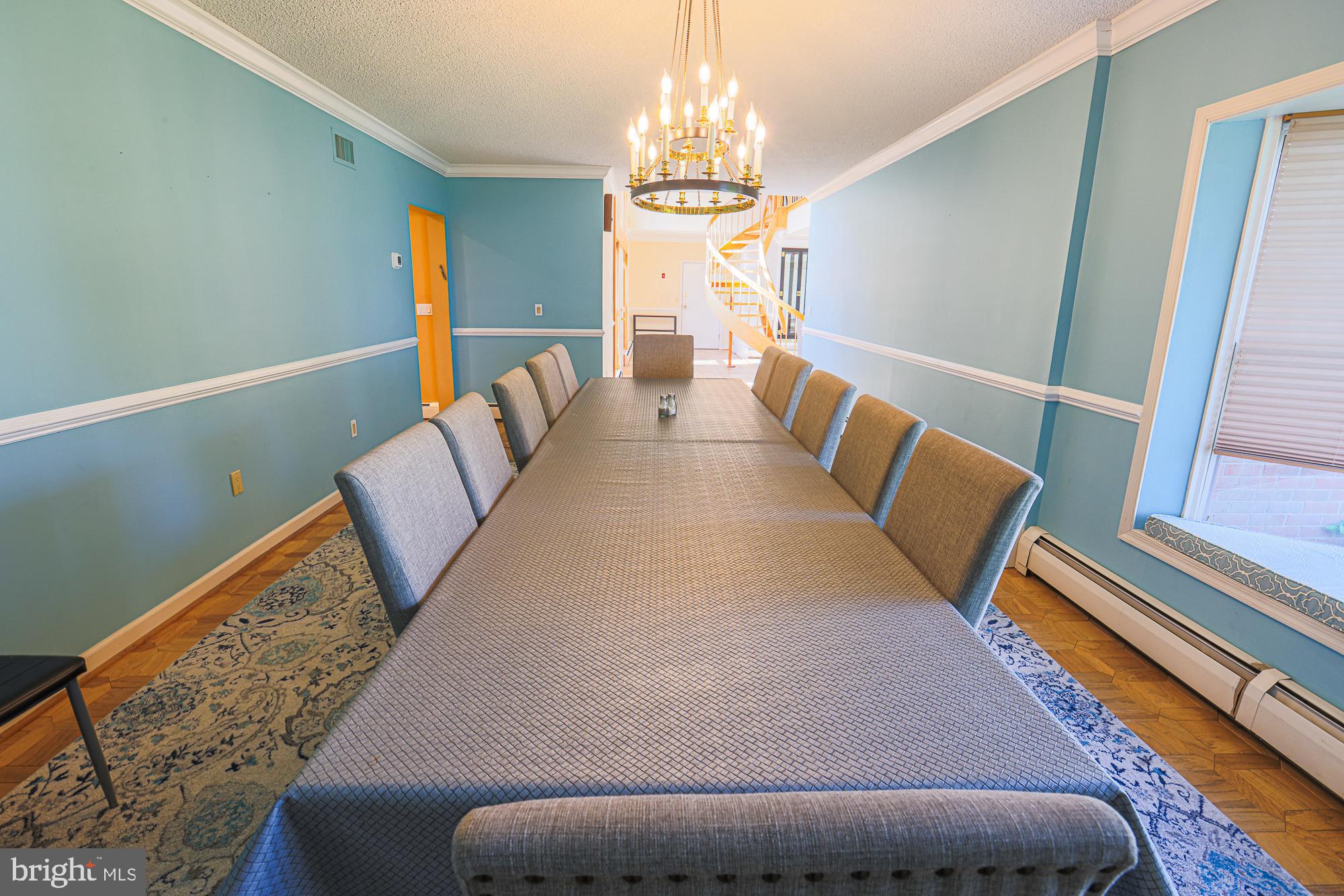 QUEEN ANNE COLONY - Residential