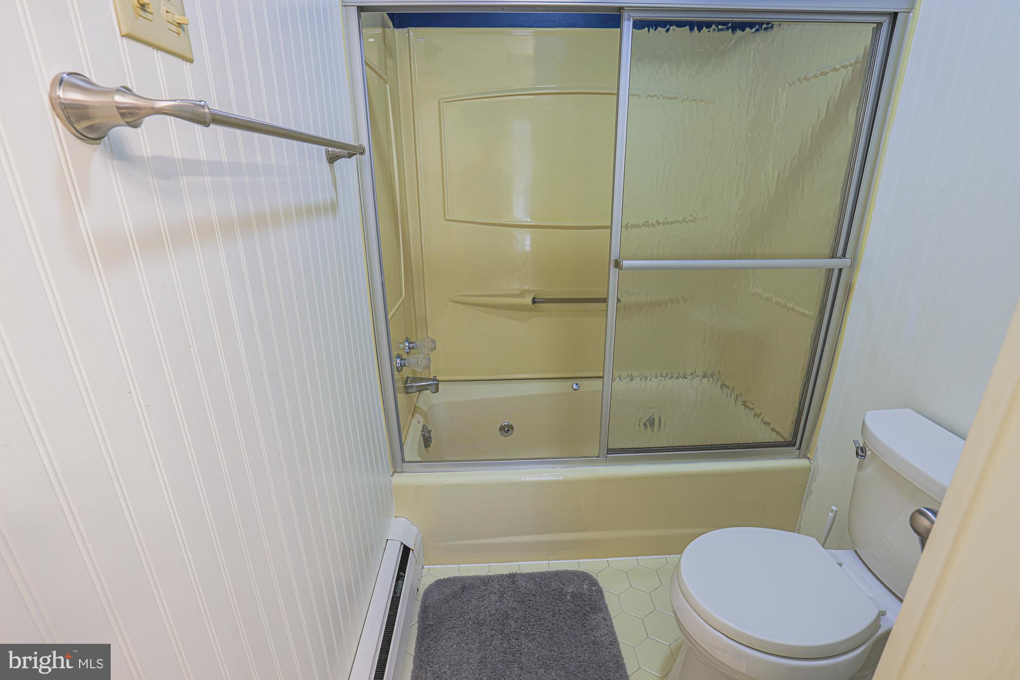 QUEEN ANNE COLONY - Residential