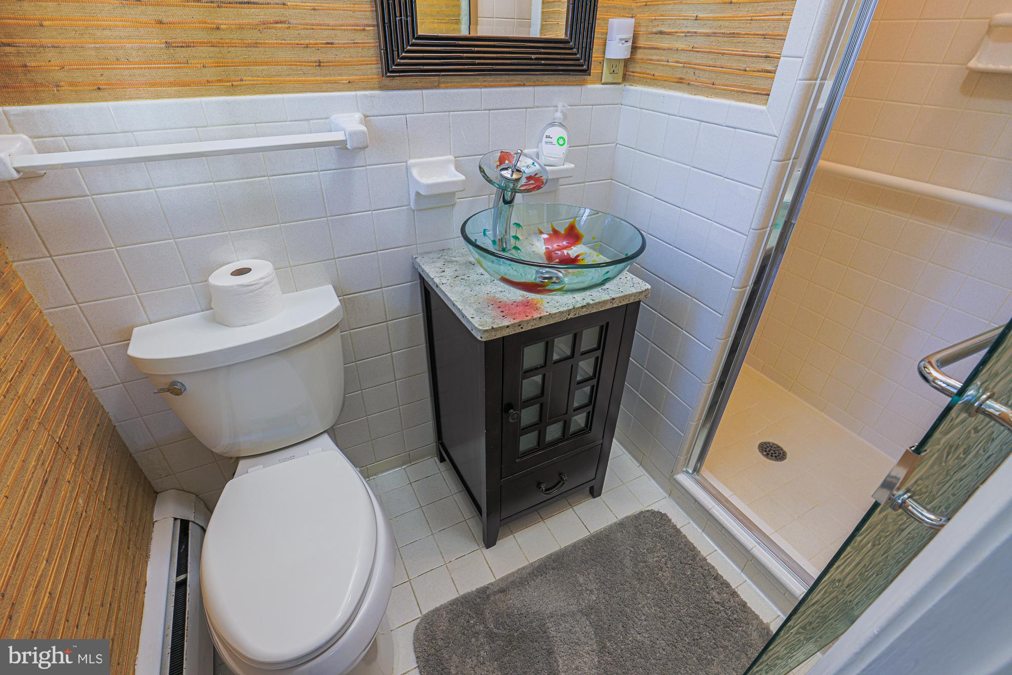 QUEEN ANNE COLONY - Residential