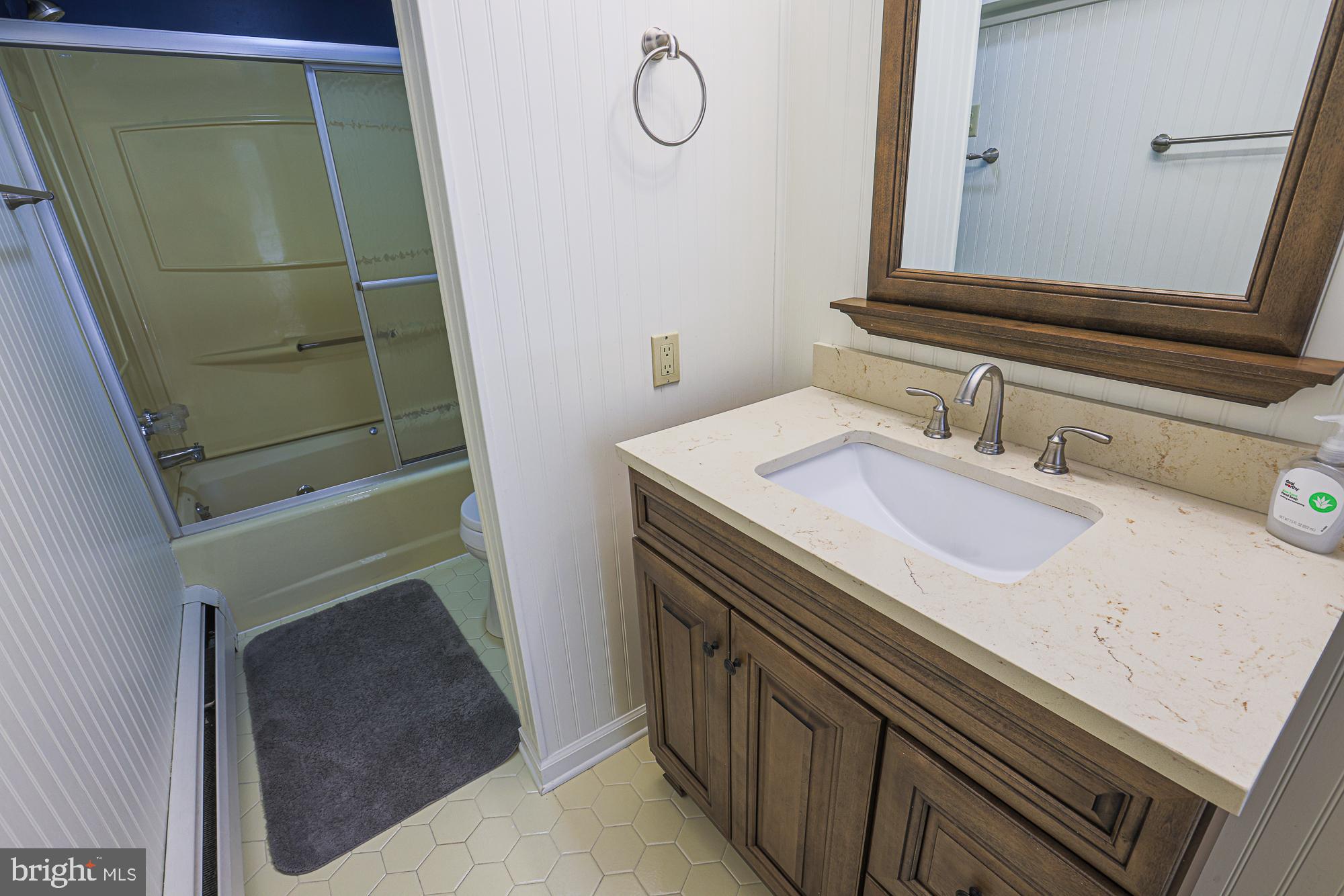 QUEEN ANNE COLONY - Residential