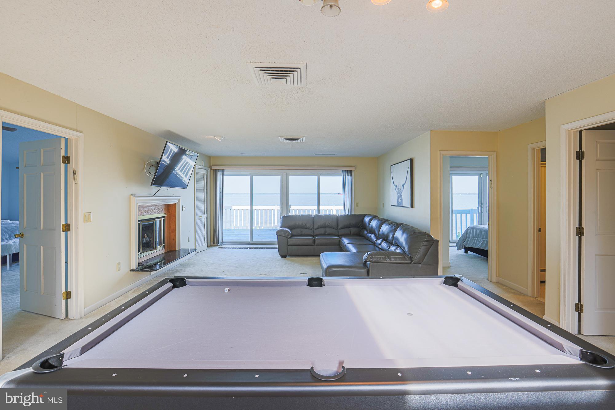 QUEEN ANNE COLONY - Residential