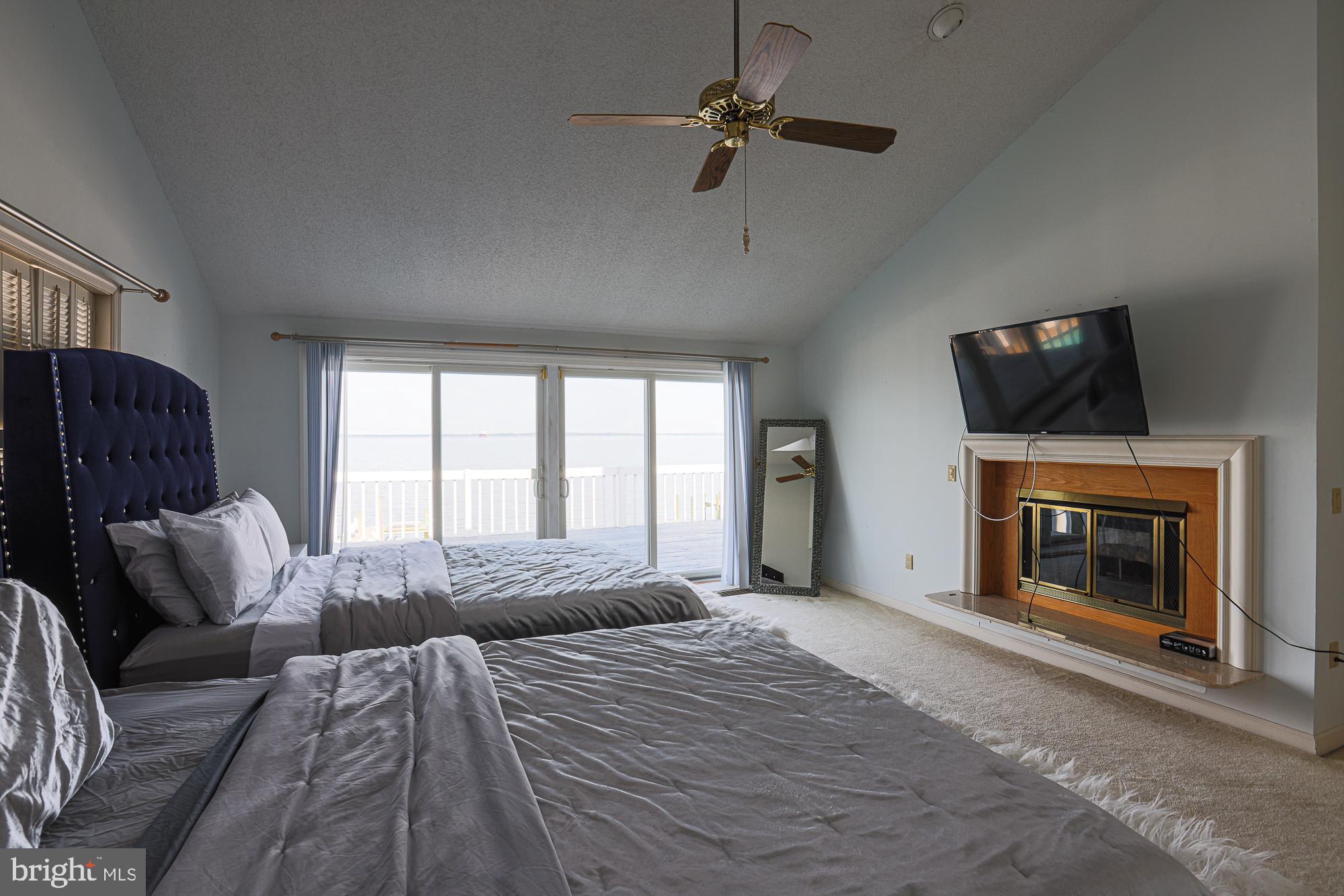 QUEEN ANNE COLONY - Residential