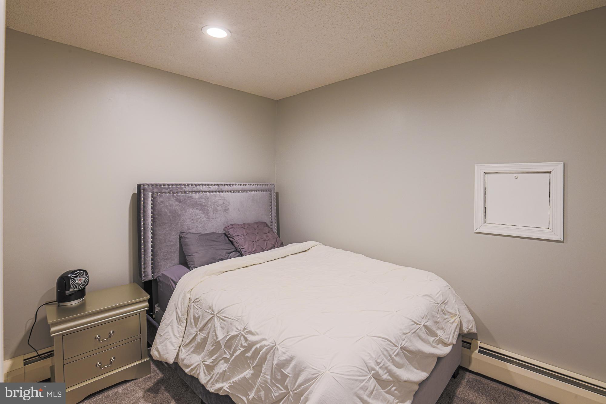 QUEEN ANNE COLONY - Residential