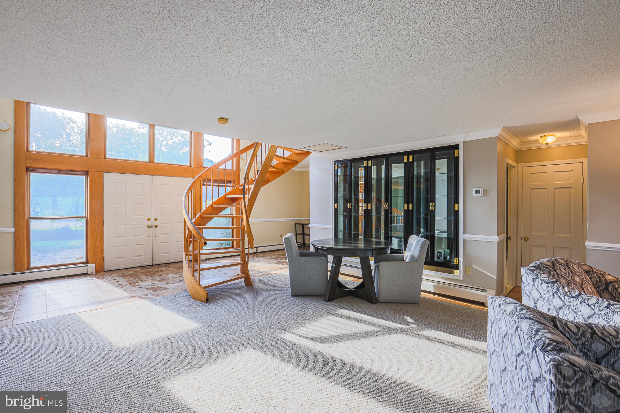 QUEEN ANNE COLONY - Residential