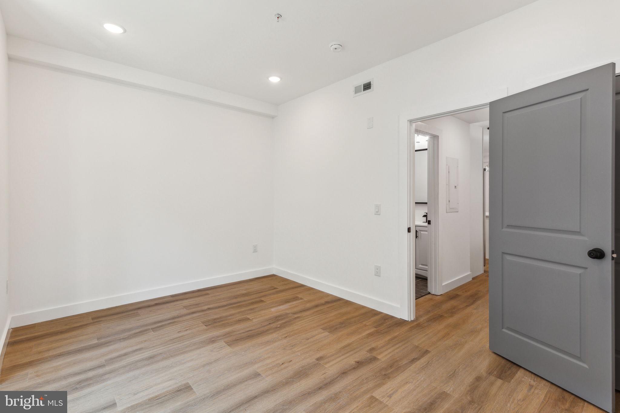 TEMPLE UNIVERSITY - Residential Lease