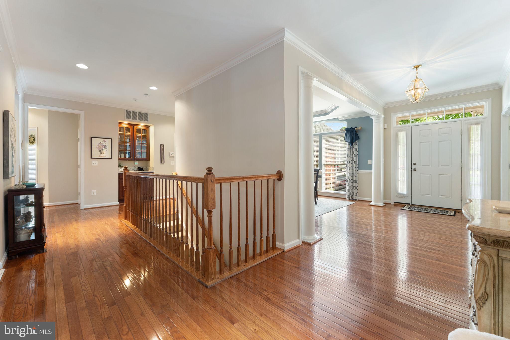 COUNTRY CLUB ESTATES - Residential