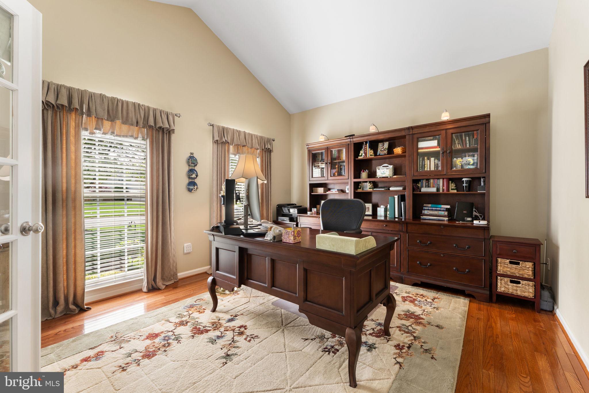 COUNTRY CLUB ESTATES - Residential