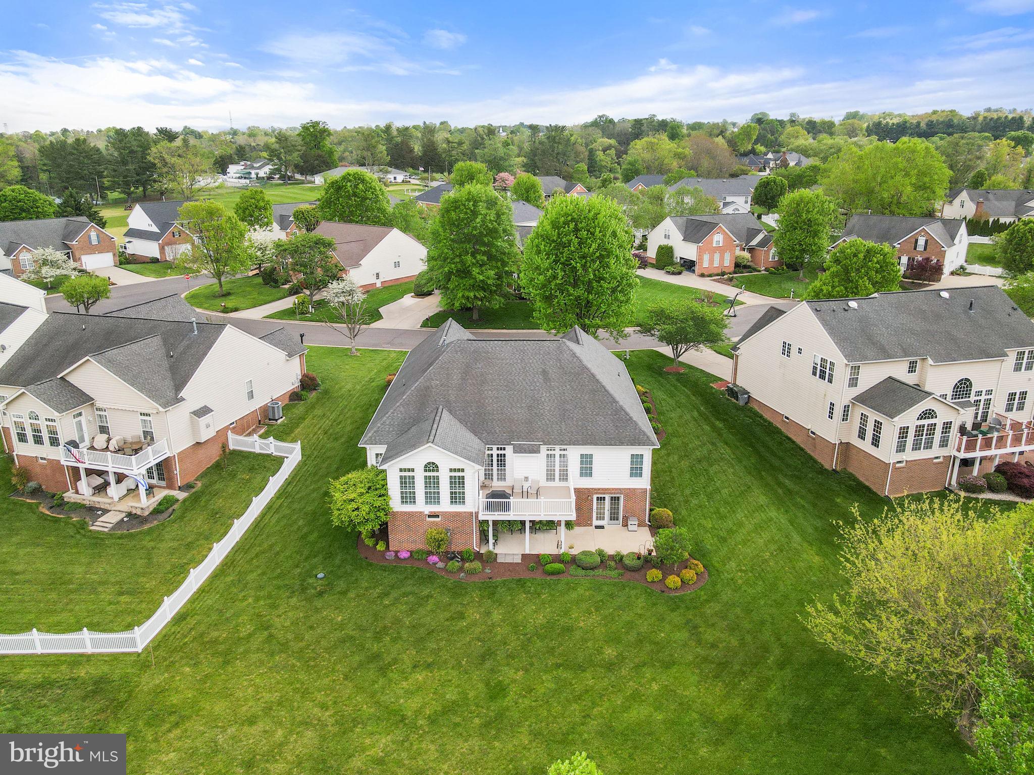 COUNTRY CLUB ESTATES - Residential