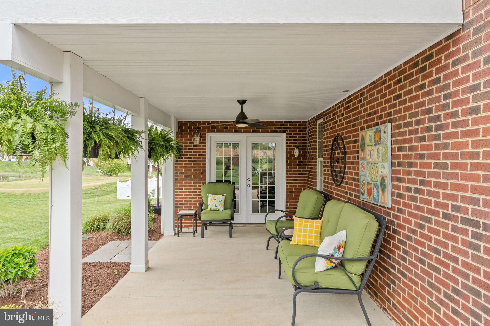 COUNTRY CLUB ESTATES - Residential