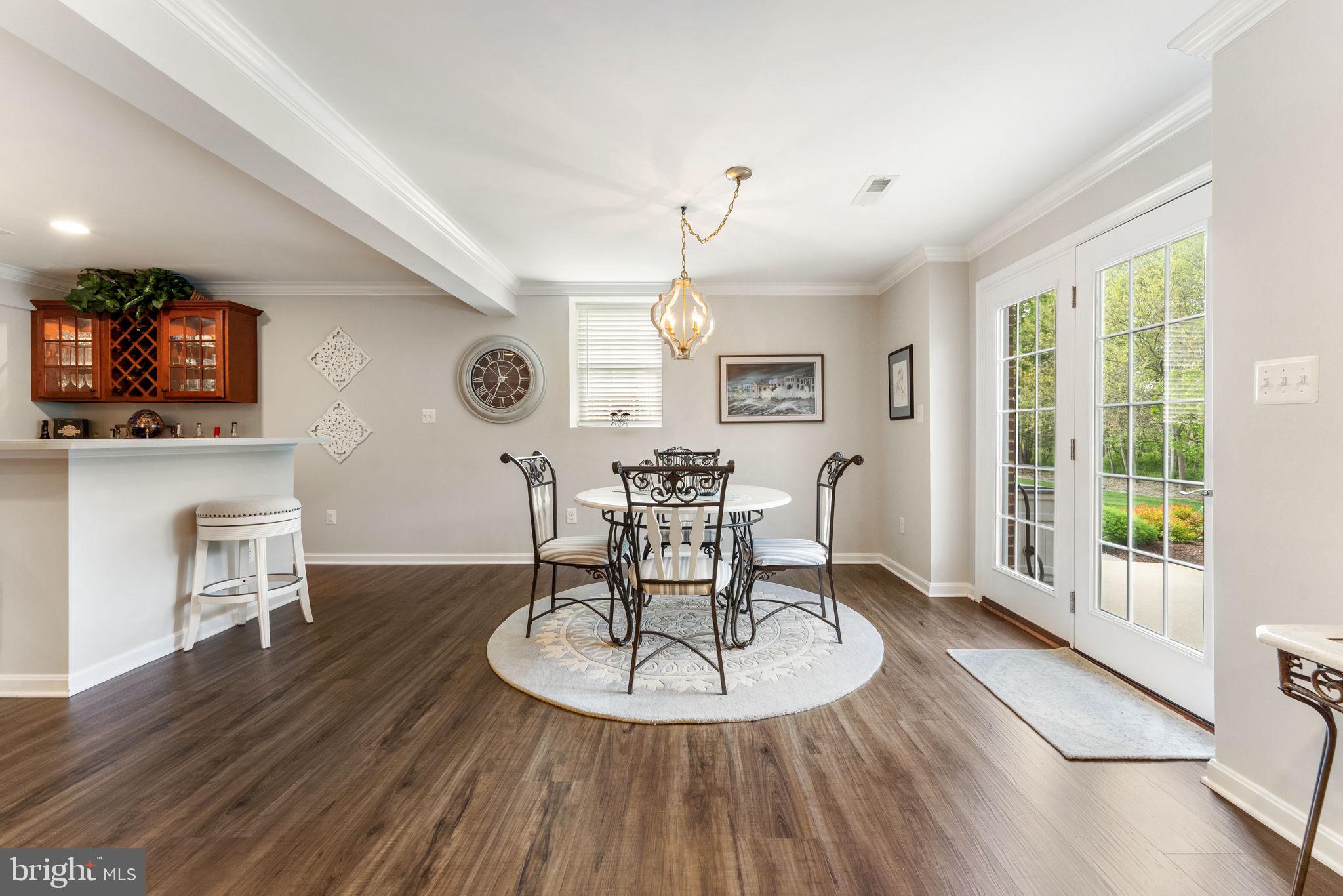 COUNTRY CLUB ESTATES - Residential