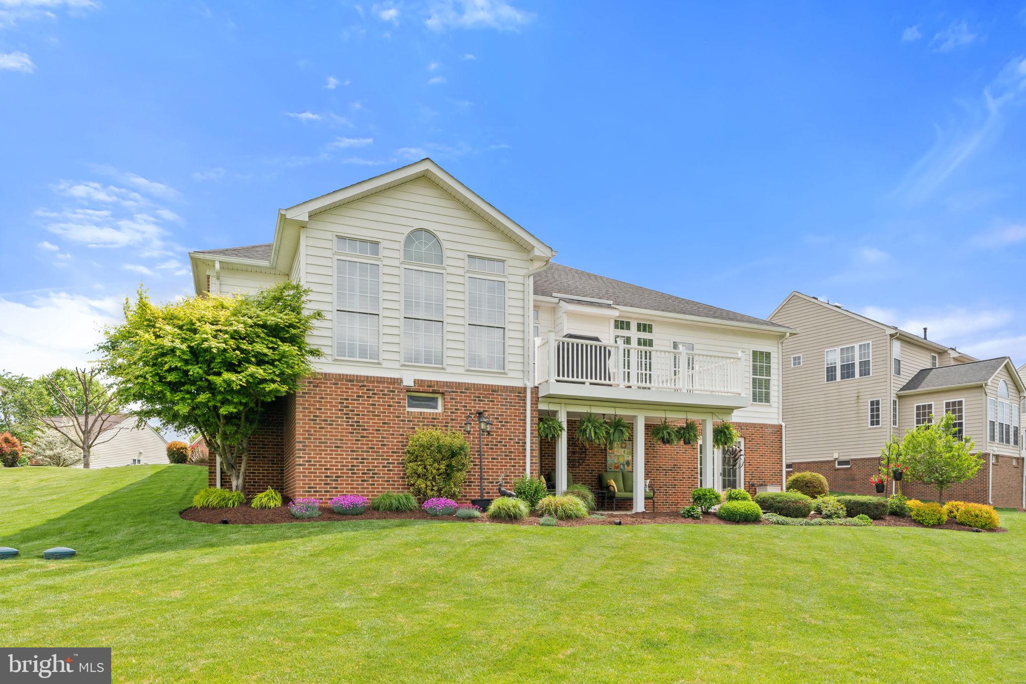 COUNTRY CLUB ESTATES - Residential