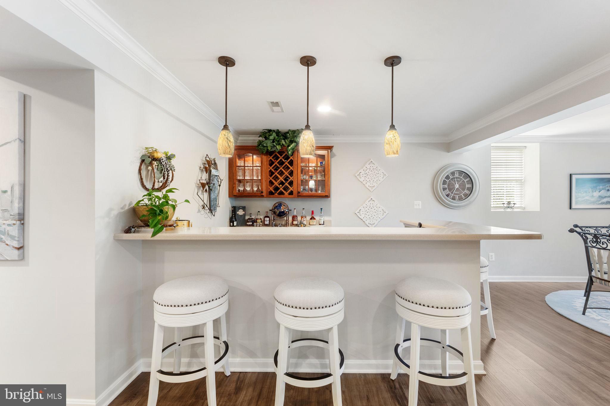 COUNTRY CLUB ESTATES - Residential