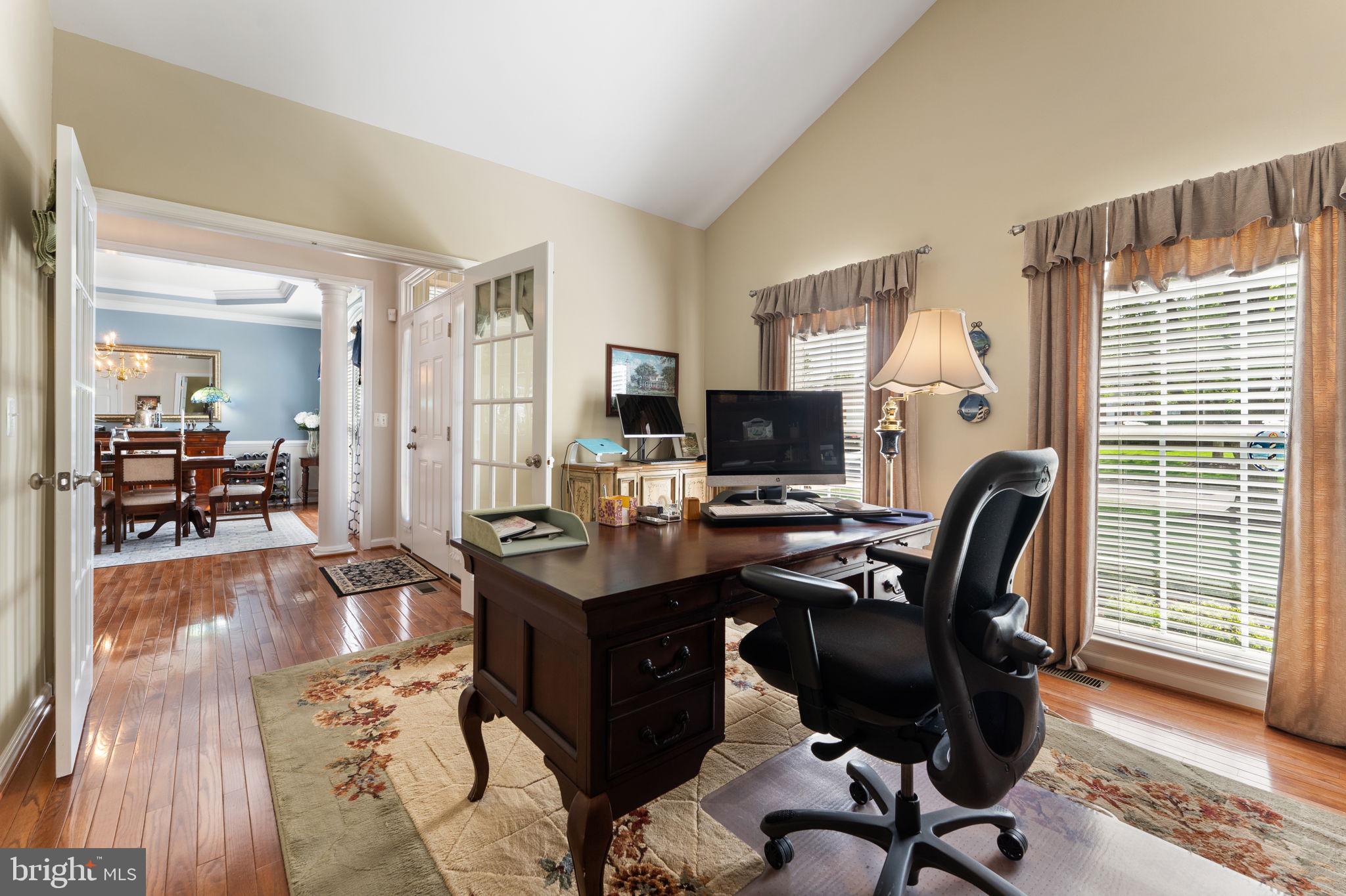 COUNTRY CLUB ESTATES - Residential