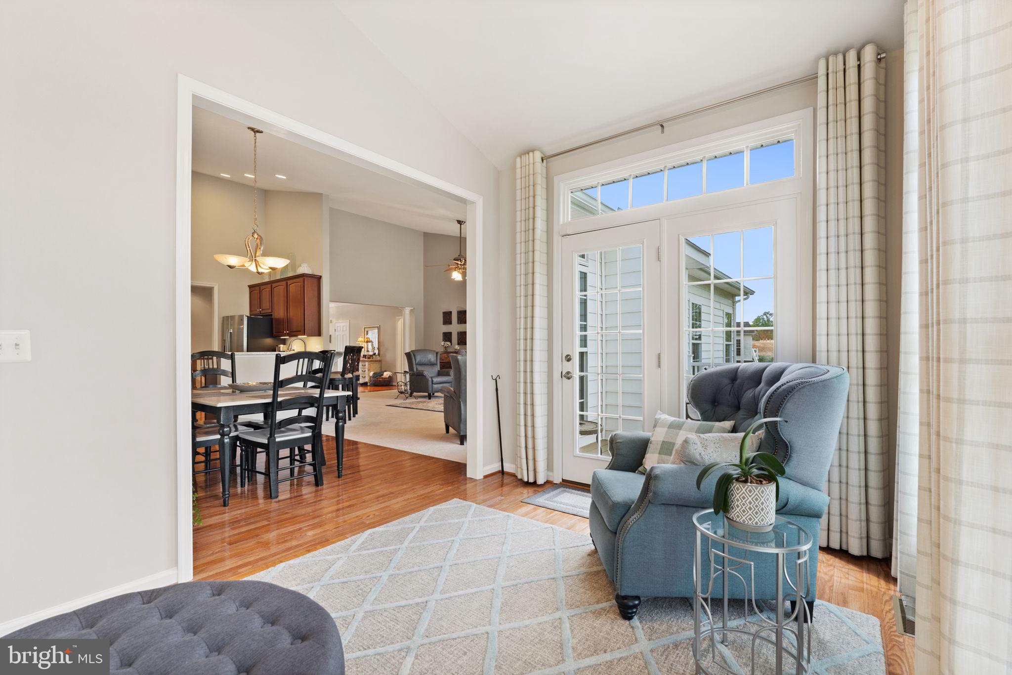 COUNTRY CLUB ESTATES - Residential