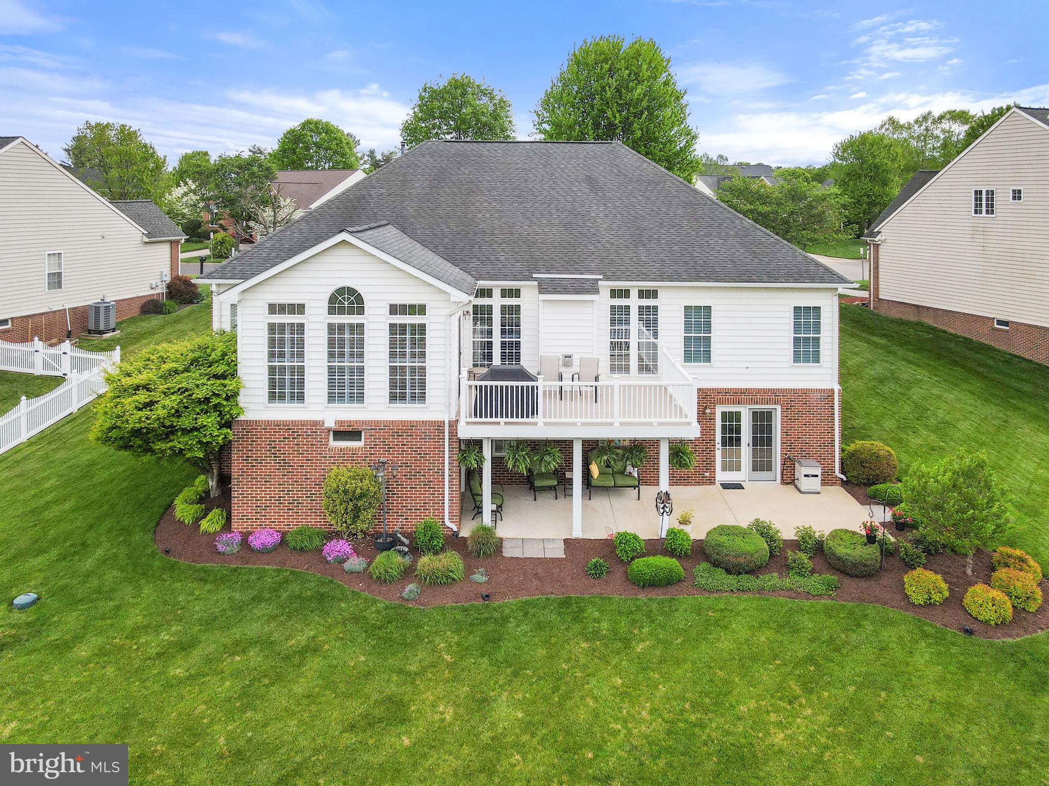 COUNTRY CLUB ESTATES - Residential