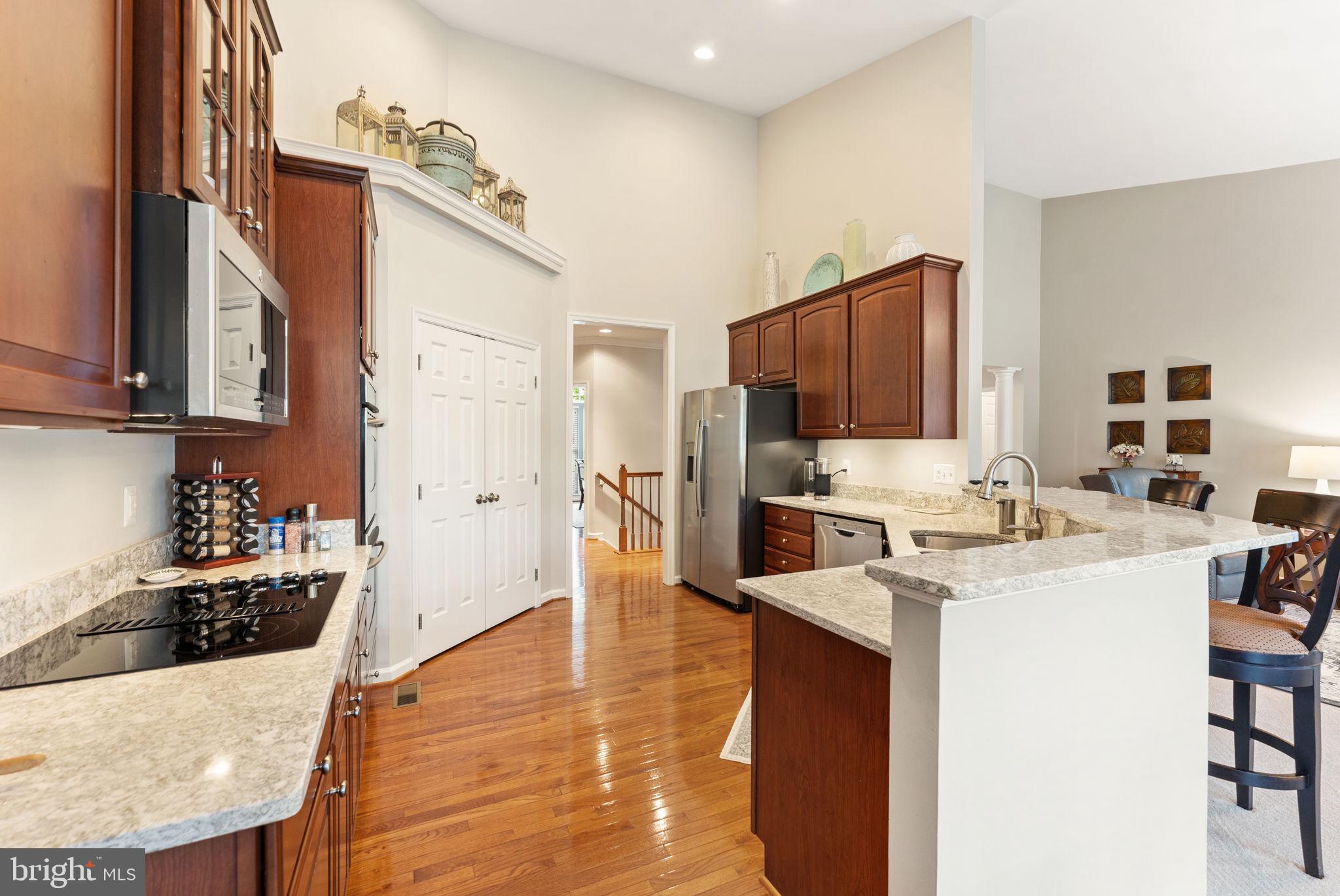 COUNTRY CLUB ESTATES - Residential