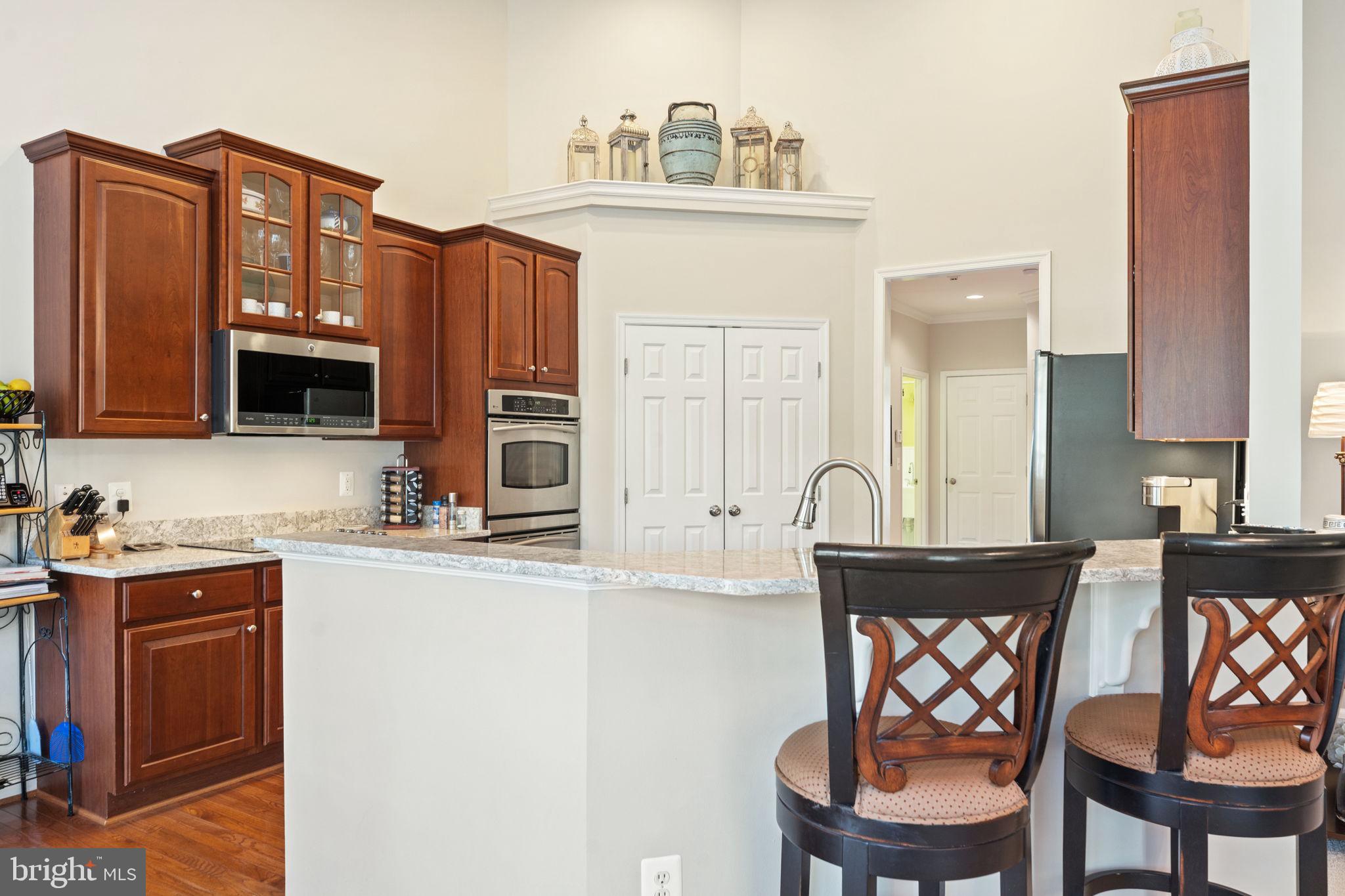 COUNTRY CLUB ESTATES - Residential